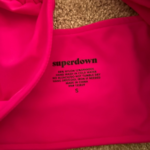 Bikini - Picture 2 of 3